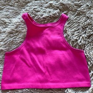 Women’s midriff tank. 💕